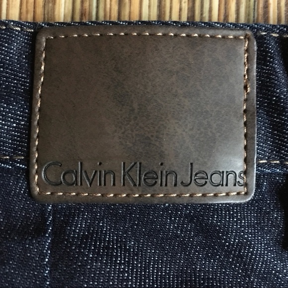 Calvin Klein Jeans Cut-offs Dark Wash Womens 29/8 - Picture 12 of 16